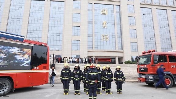 长安区高校火灾疏散逃生演练在陕师大举办